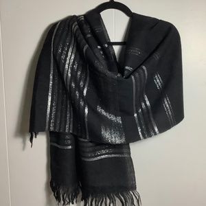 Mackay handwoven wool scarf. Montreal